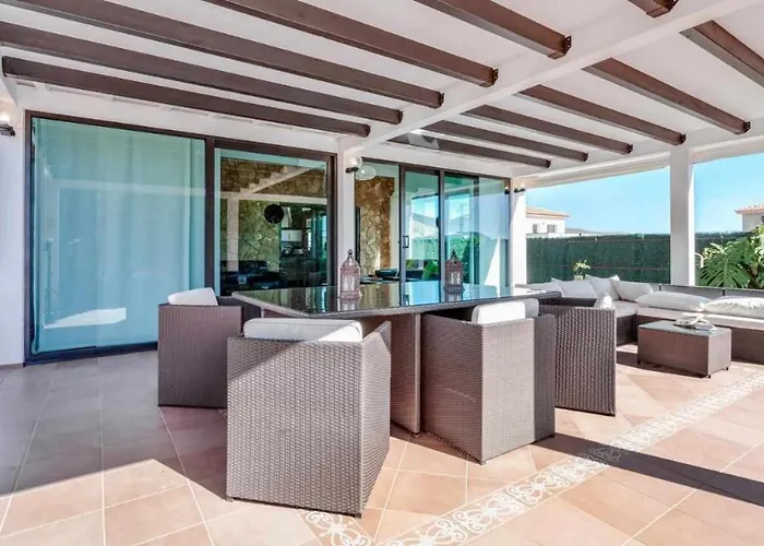Villa Cobas Con Piscina Y Privada Triquivijate