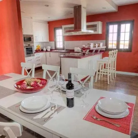 Villa Cobas Con Piscina Y Privada *